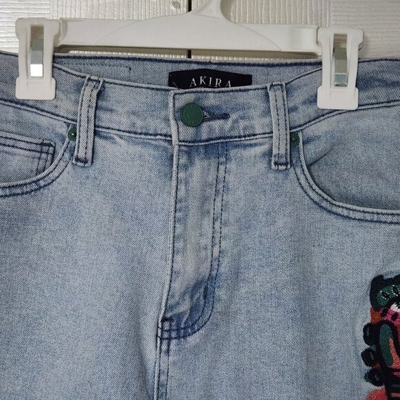 Akira EMBROIDERY DETAILED STRAIGHT LEG JEANS Size 5 - Picture 5 of 7